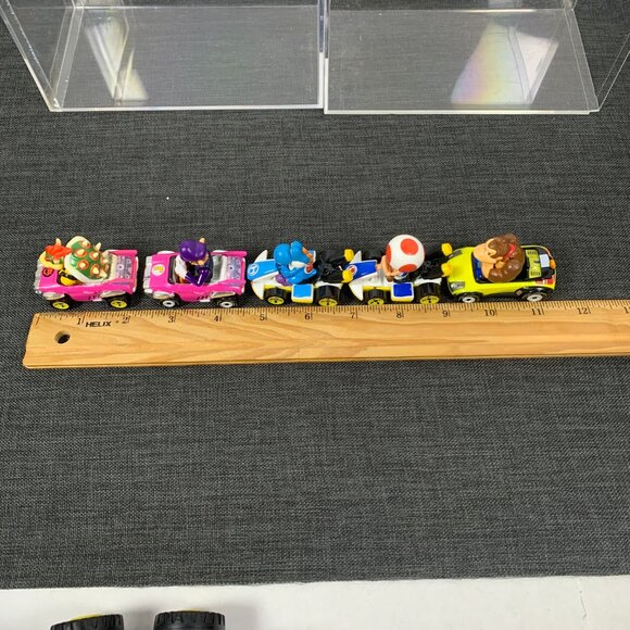 Lot of five Hot Wheels Mario Kart 1:64th Die-Cast Racer Vehicles - Picture 10 of 11